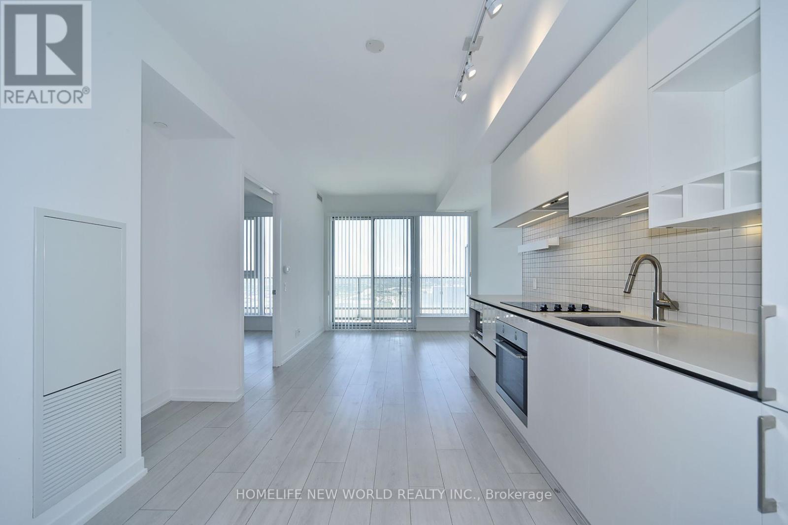 3006 - 5 Buttermill Avenue, Vaughan, Ontario L4K 0J5 - Photo 13 - N12549080