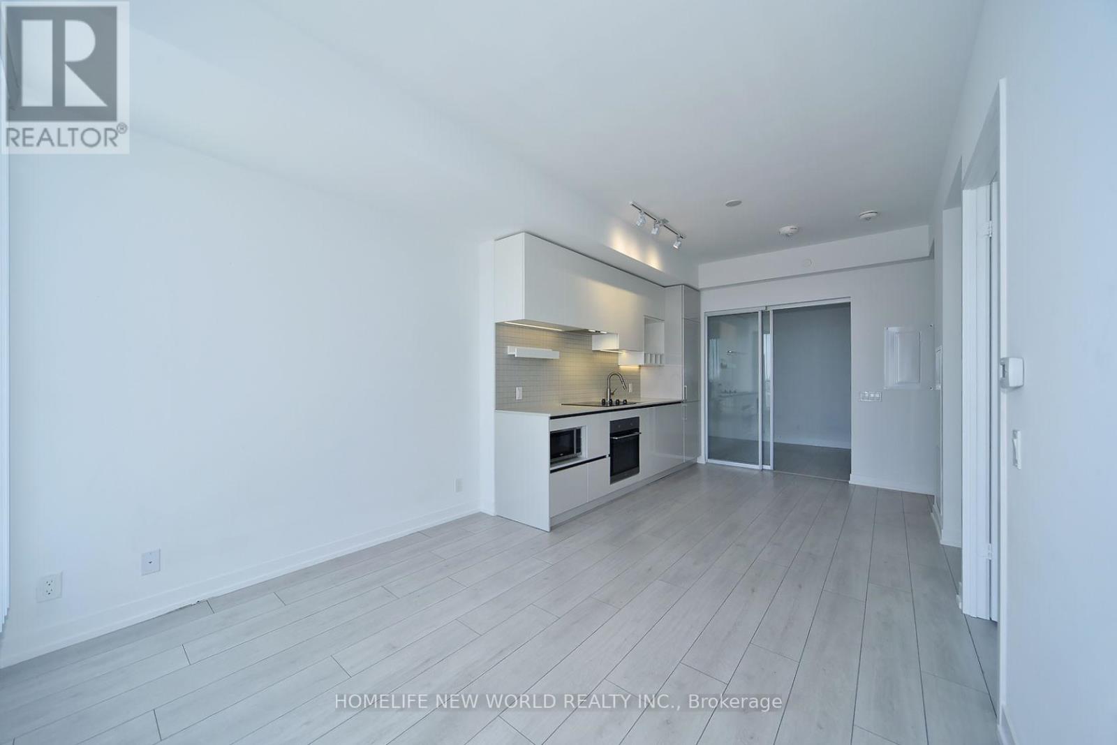 3006 - 5 Buttermill Avenue, Vaughan, Ontario L4K 0J5 - Photo 15 - N12549080