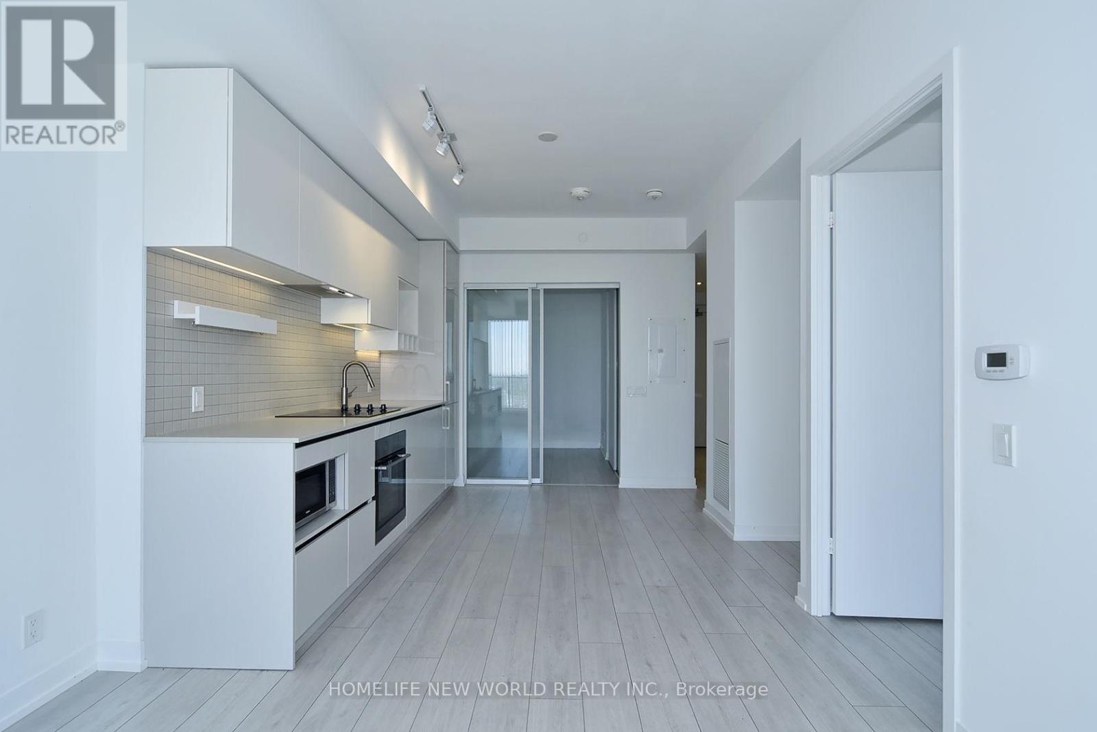 3006 - 5 Buttermill Avenue, Vaughan, Ontario L4K 0J5 - Photo 16 - N12549080