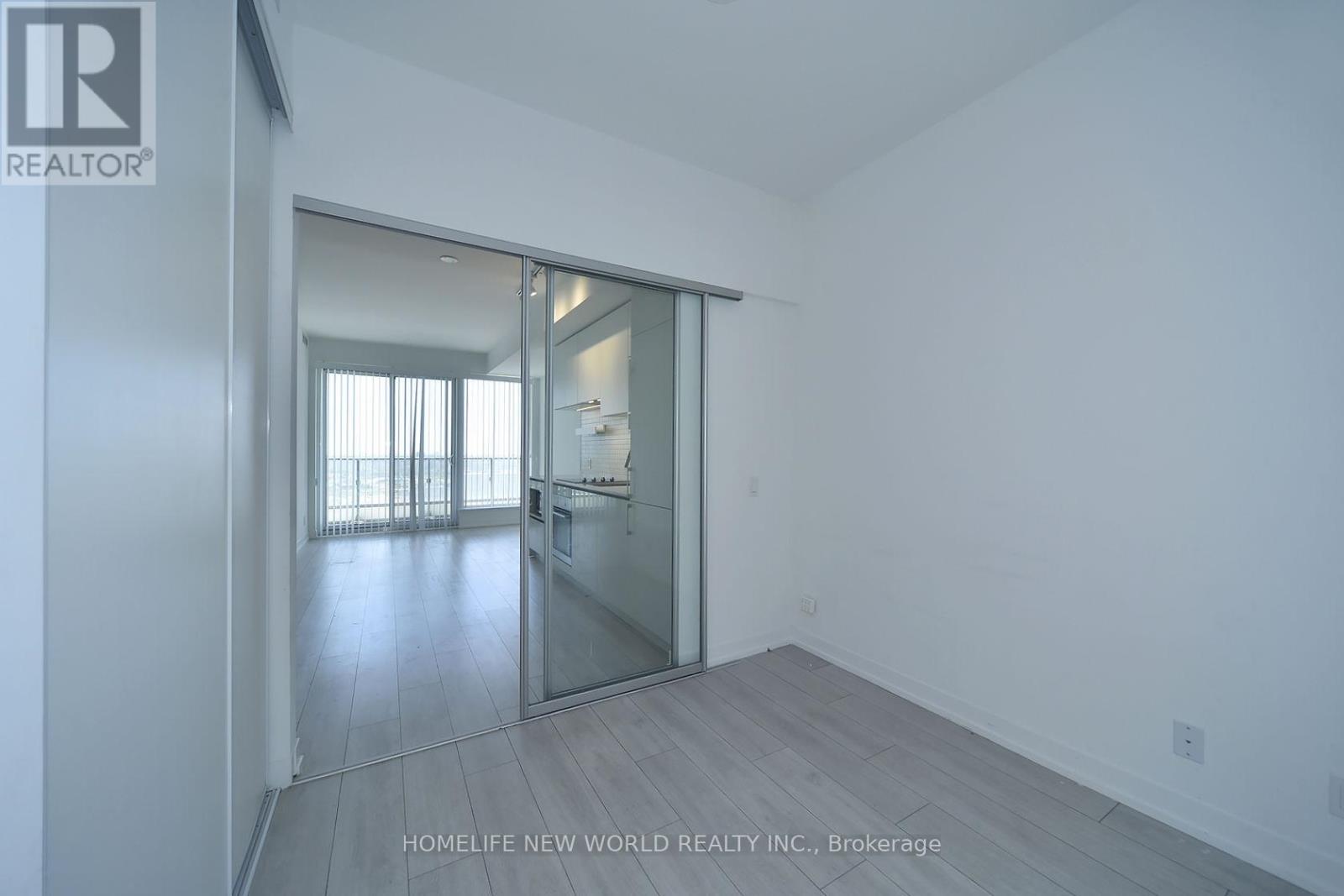 3006 - 5 Buttermill Avenue, Vaughan, Ontario L4K 0J5 - Photo 21 - N12549080