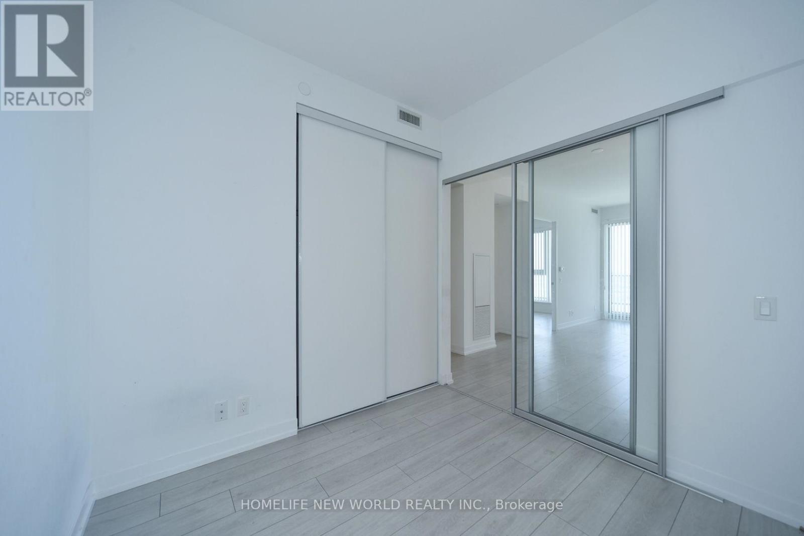 3006 - 5 Buttermill Avenue, Vaughan, Ontario L4K 0J5 - Photo 22 - N12549080