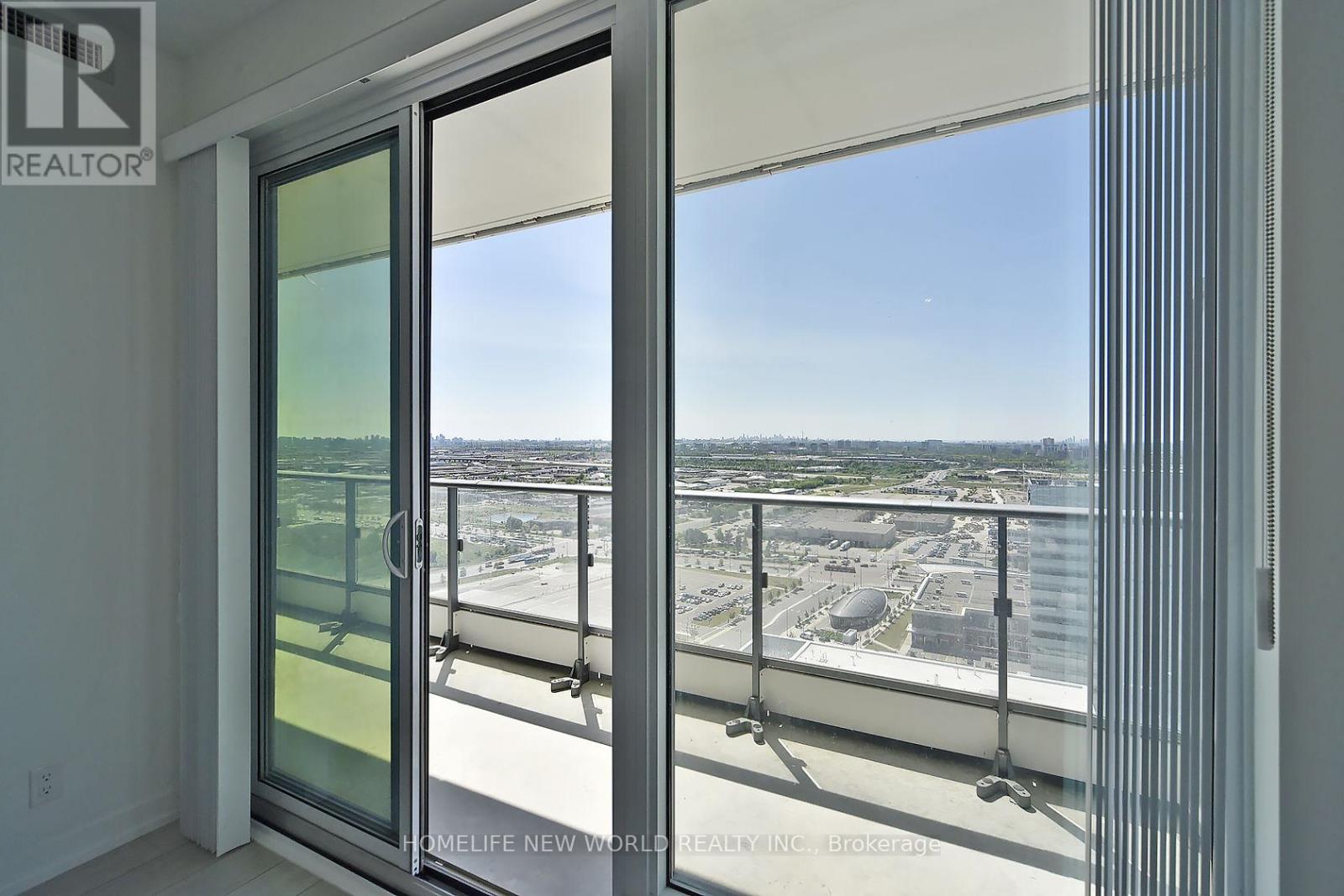 3006 - 5 Buttermill Avenue, Vaughan, Ontario L4K 0J5 - Photo 29 - N12549080