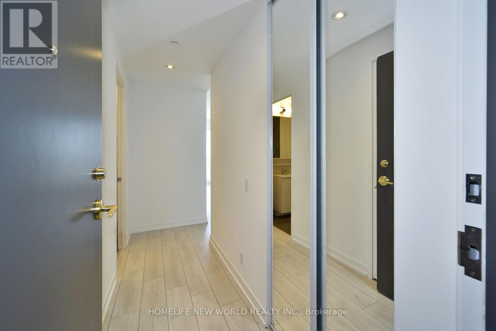 3006 - 5 Buttermill Avenue, Vaughan, Ontario L4K 0J5 - Photo 6 - N12549080