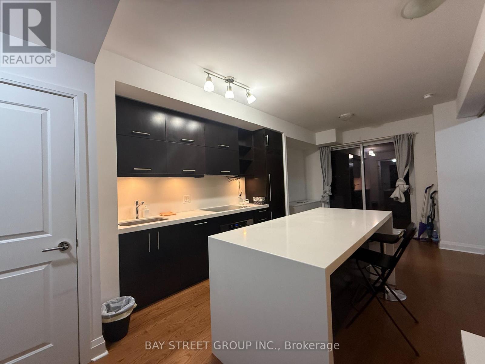 911 - 1080 Bay Street, Toronto, Ontario M5S 0A5 - Photo 4 - C12506100