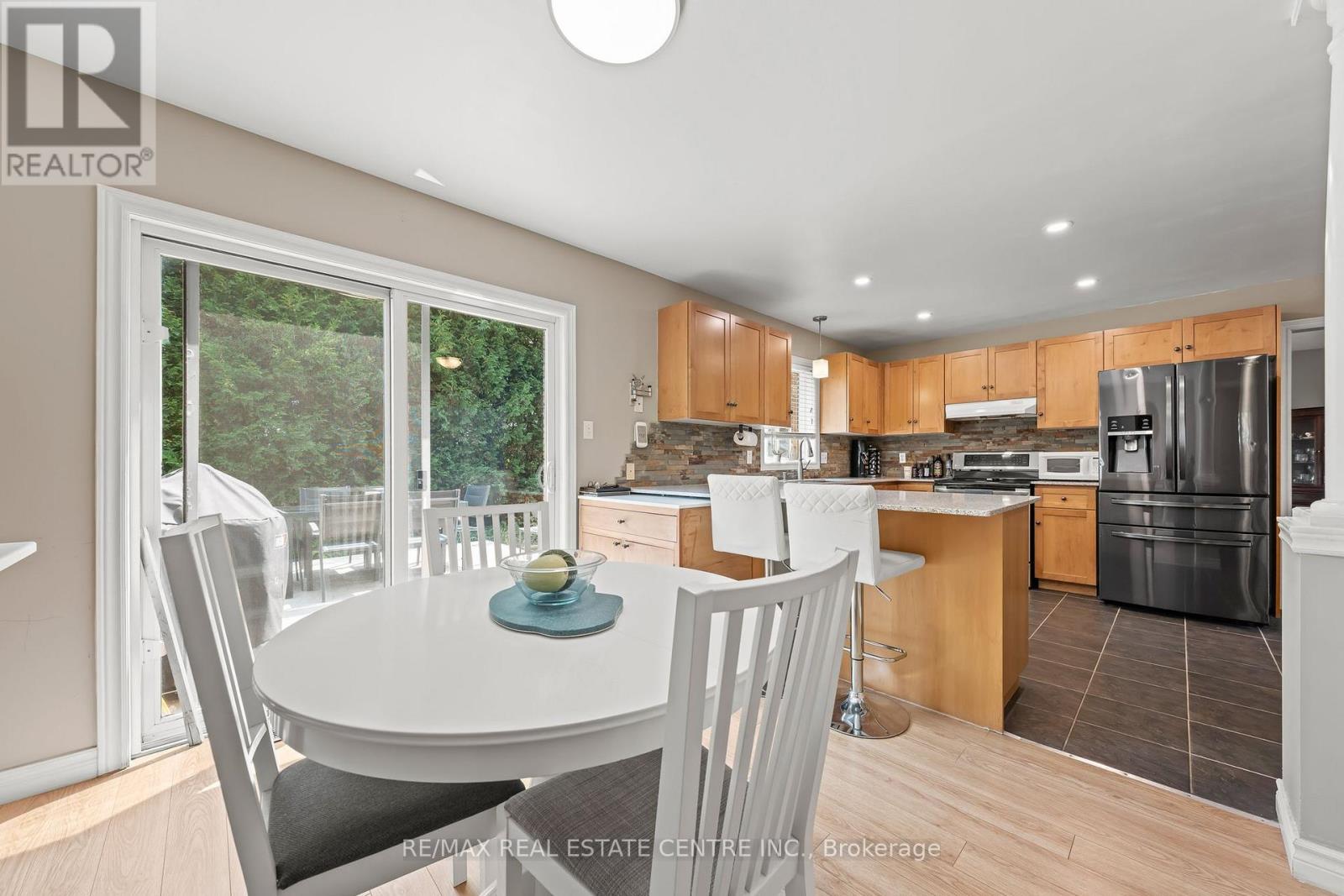 4 Irongate Drive, Brant, Ontario N3L 4G4 - Photo 11 - X12549064