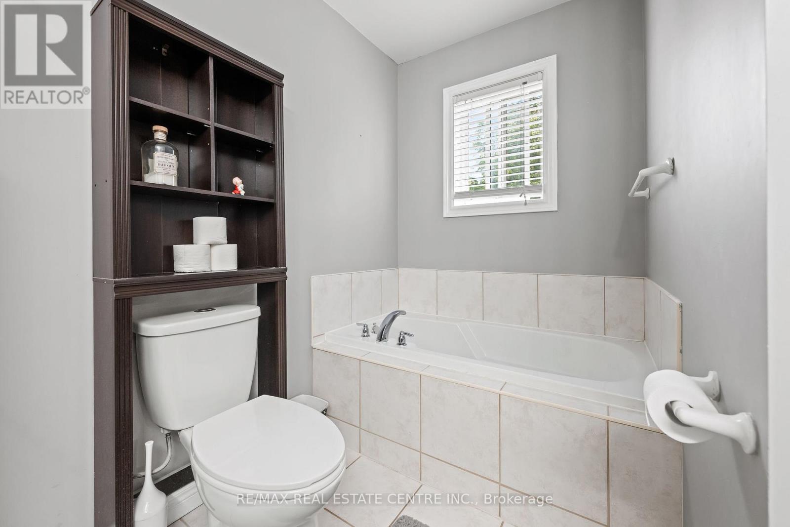 4 Irongate Drive, Brant, Ontario N3L 4G4 - Photo 16 - X12549064