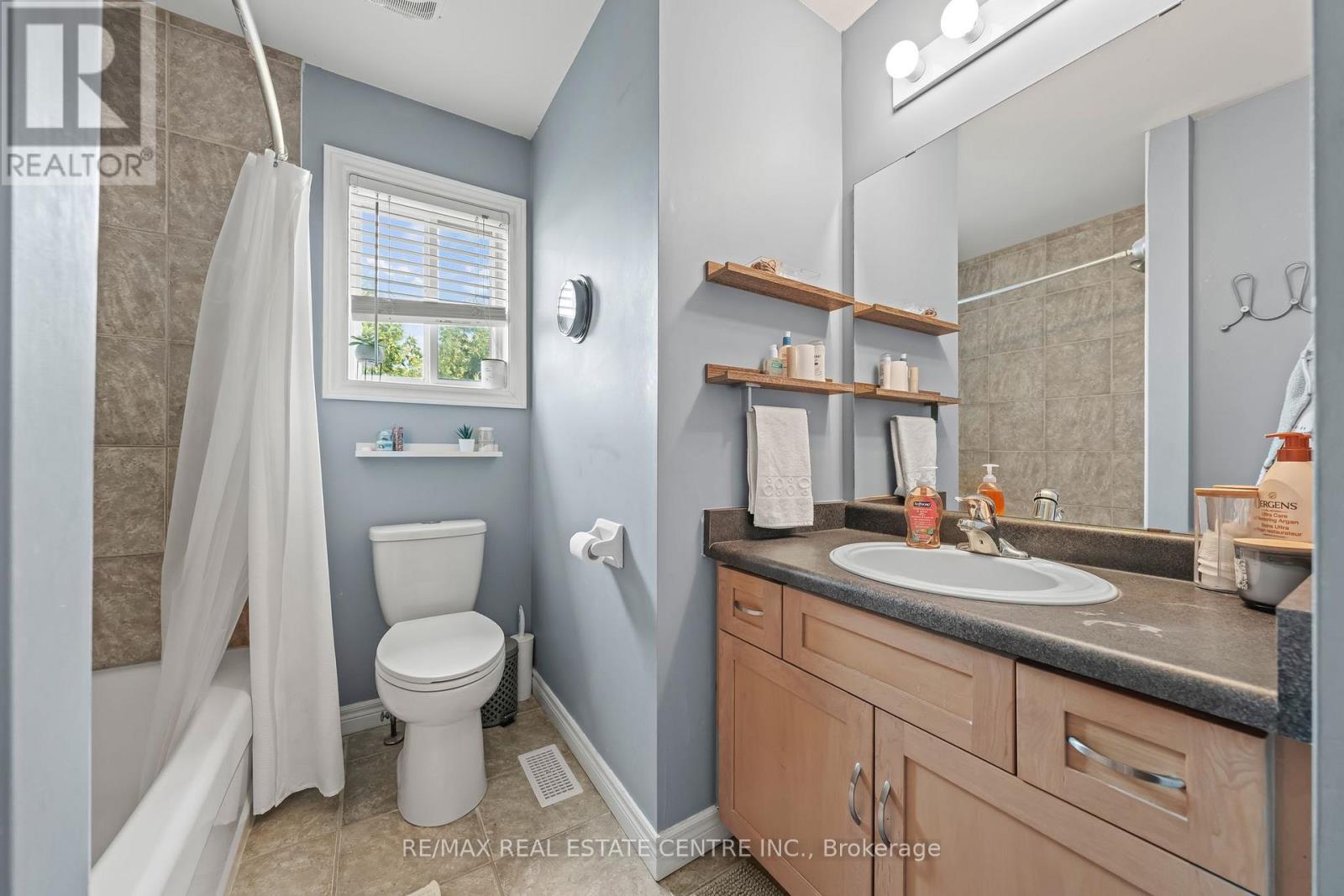 4 Irongate Drive, Brant, Ontario N3L 4G4 - Photo 21 - X12549064