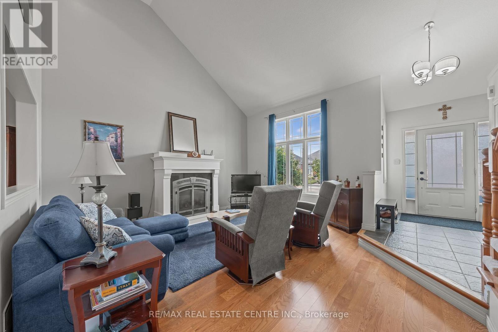 4 Irongate Drive, Brant, Ontario N3L 4G4 - Photo 5 - X12549064