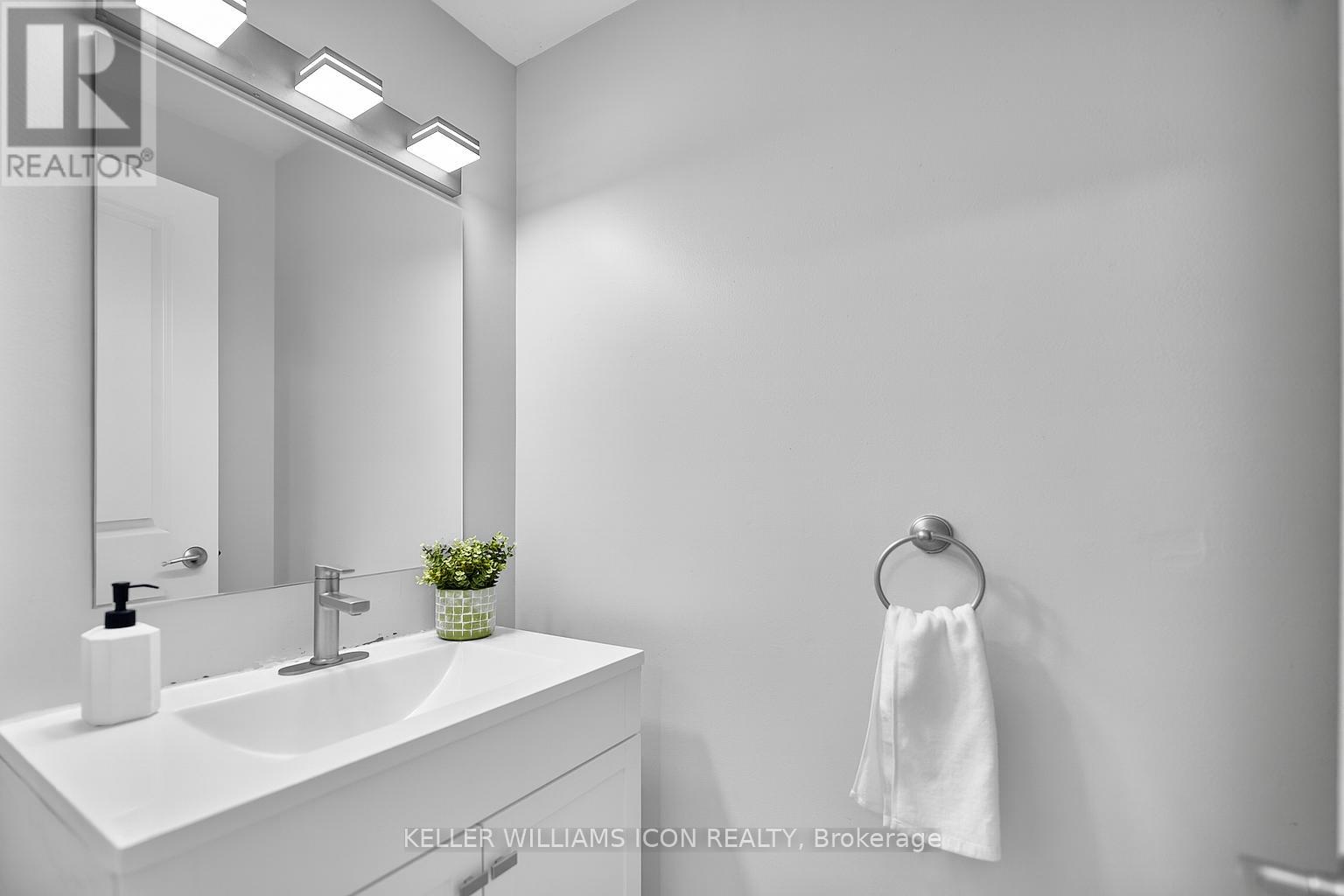 7 Gleeson Way, Ottawa, Ontario K2J 5A2 - Photo 5 - X12549082