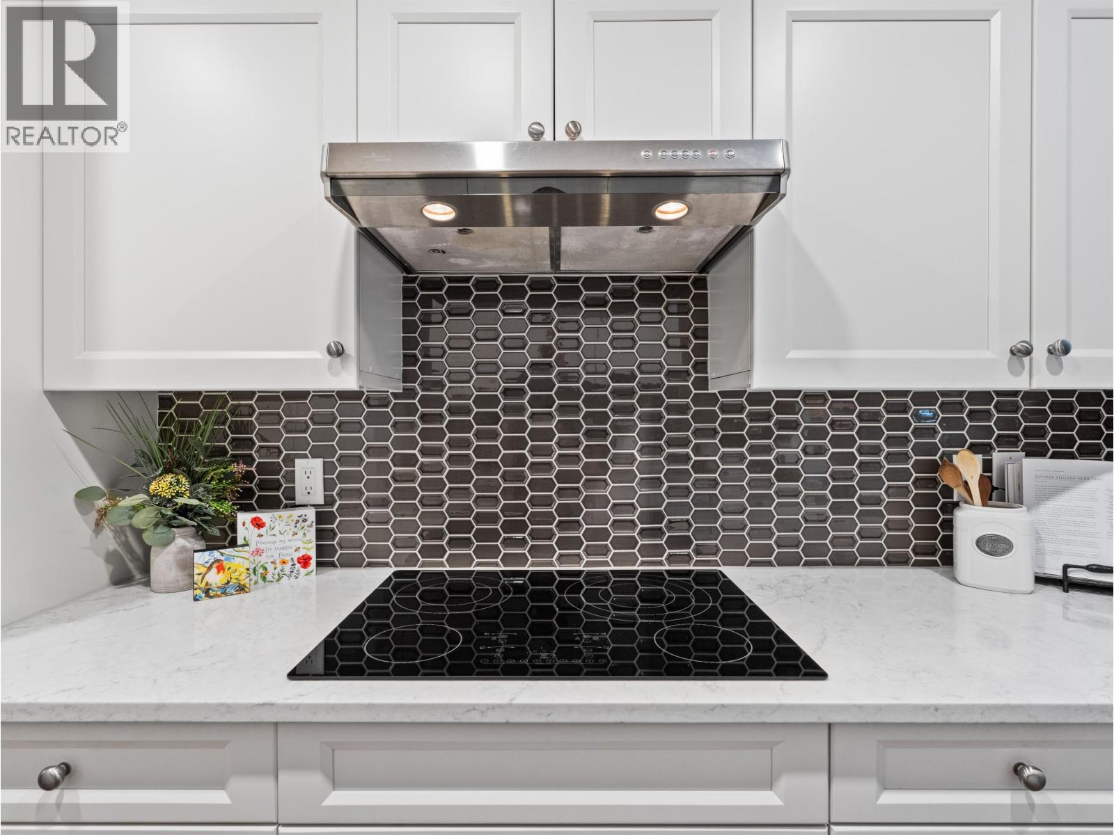 107 3690 Banff Court, North Vancouver, British Columbia  V7H 2Y7 - Photo 8 - R3067363