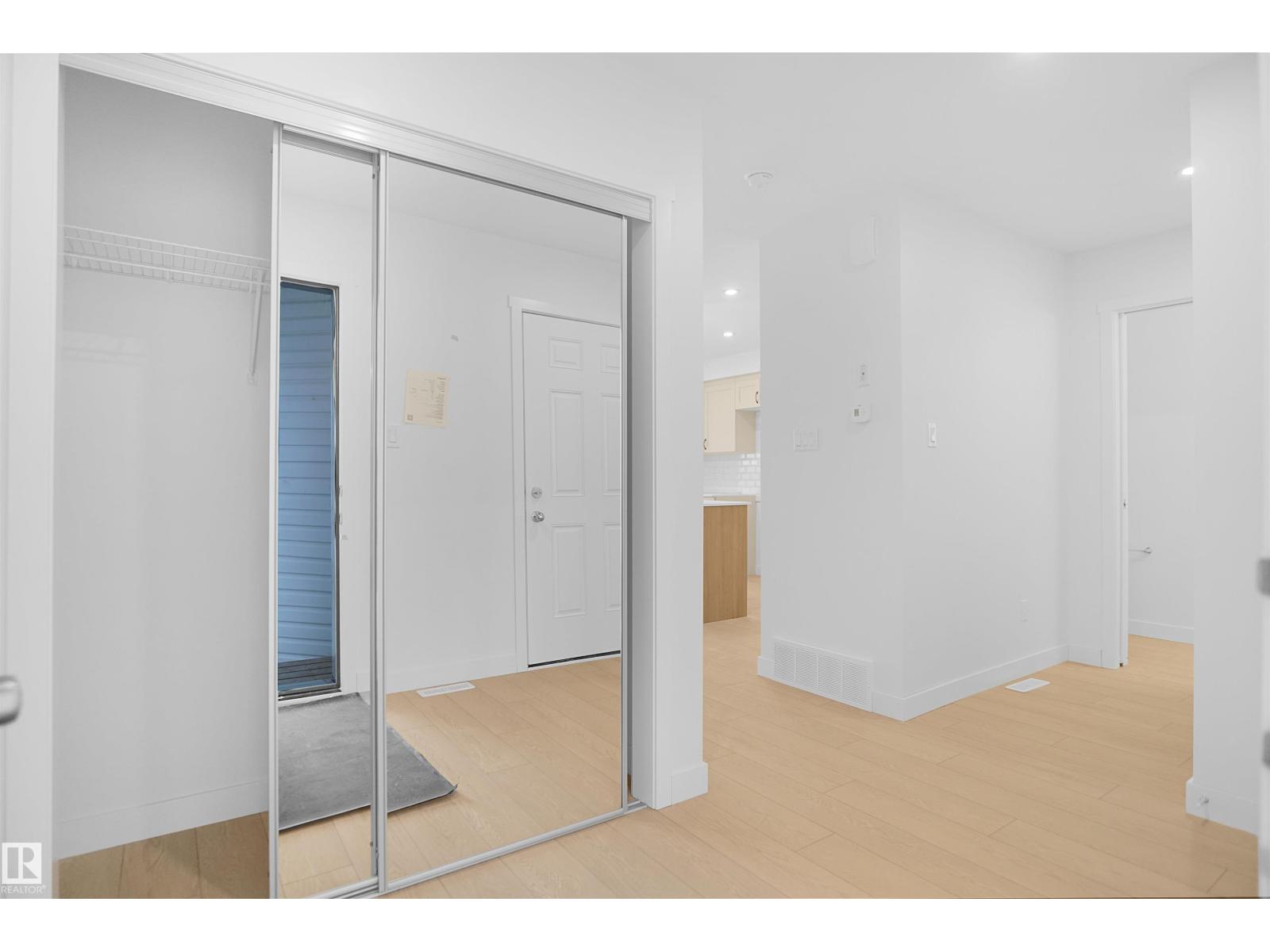 624 176 Av Ne, Edmonton, Alberta  T5Y 4G1 - Photo 2 - E4447712