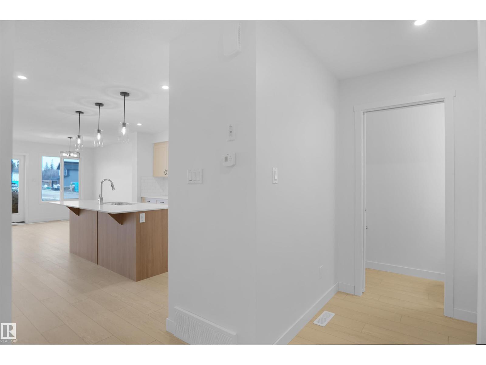 614 176 Av Ne, Edmonton, Alberta  T5Y 4G1 - Photo 3 - E4447713