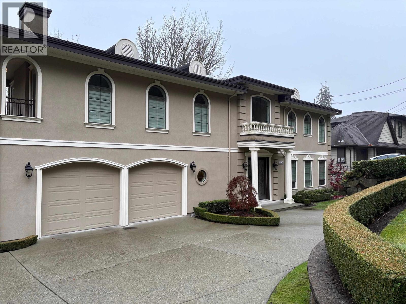 5521 Bessborough Drive, Burnaby, British Columbia  V5B 1E1 - Photo 2 - R3067627