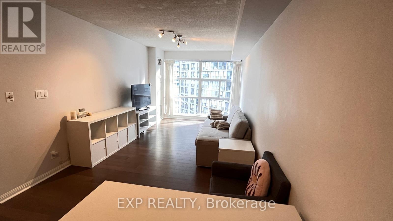 802 - 11 St Joseph Street, Toronto, Ontario  M4Y 3G4 - Photo 2 - C12549094