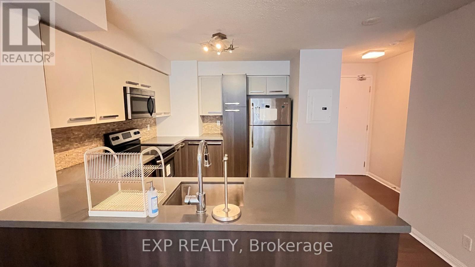 802 - 11 St Joseph Street, Toronto, Ontario  M4Y 3G4 - Photo 5 - C12549094