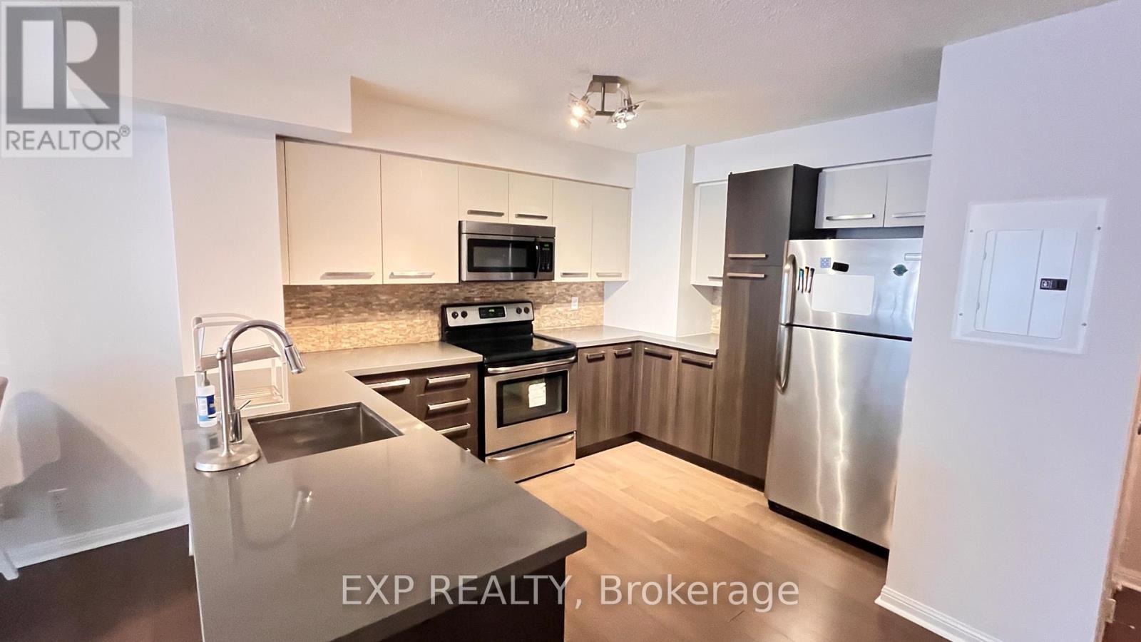 802 - 11 St Joseph Street, Toronto, Ontario  M4Y 3G4 - Photo 6 - C12549094