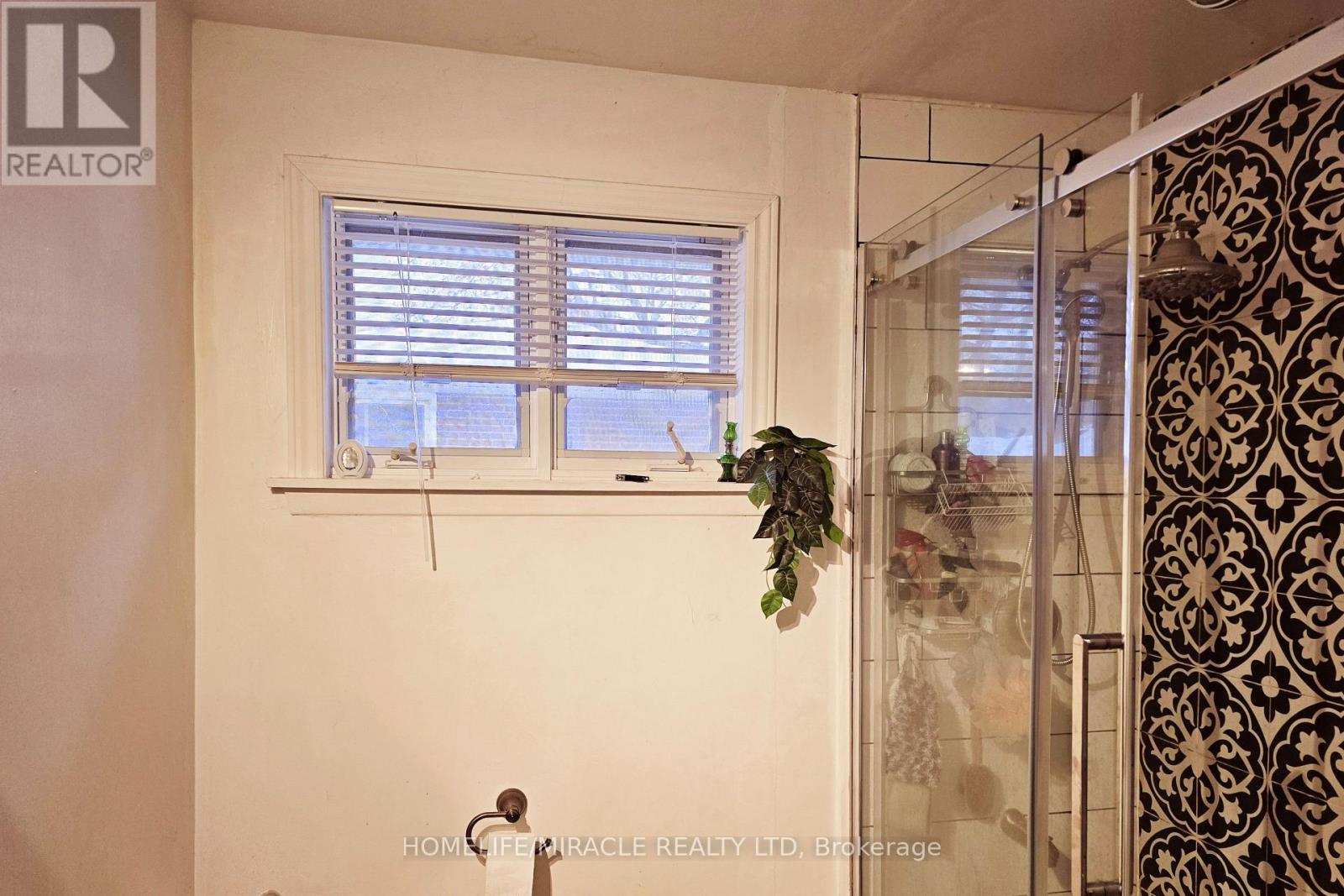 97 Nymark Avenue, Toronto, Ontario  M2J 2H1 - Photo 12 - C12549114