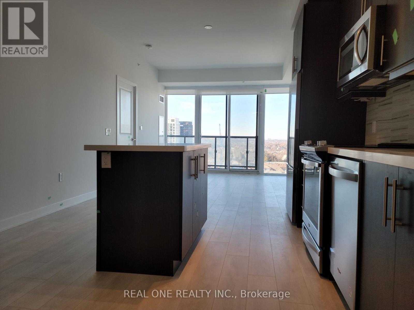 1015 - 85 Oneida Crescent, Richmond Hill, Ontario  L4B 0A6 - Photo 11 - N12549100