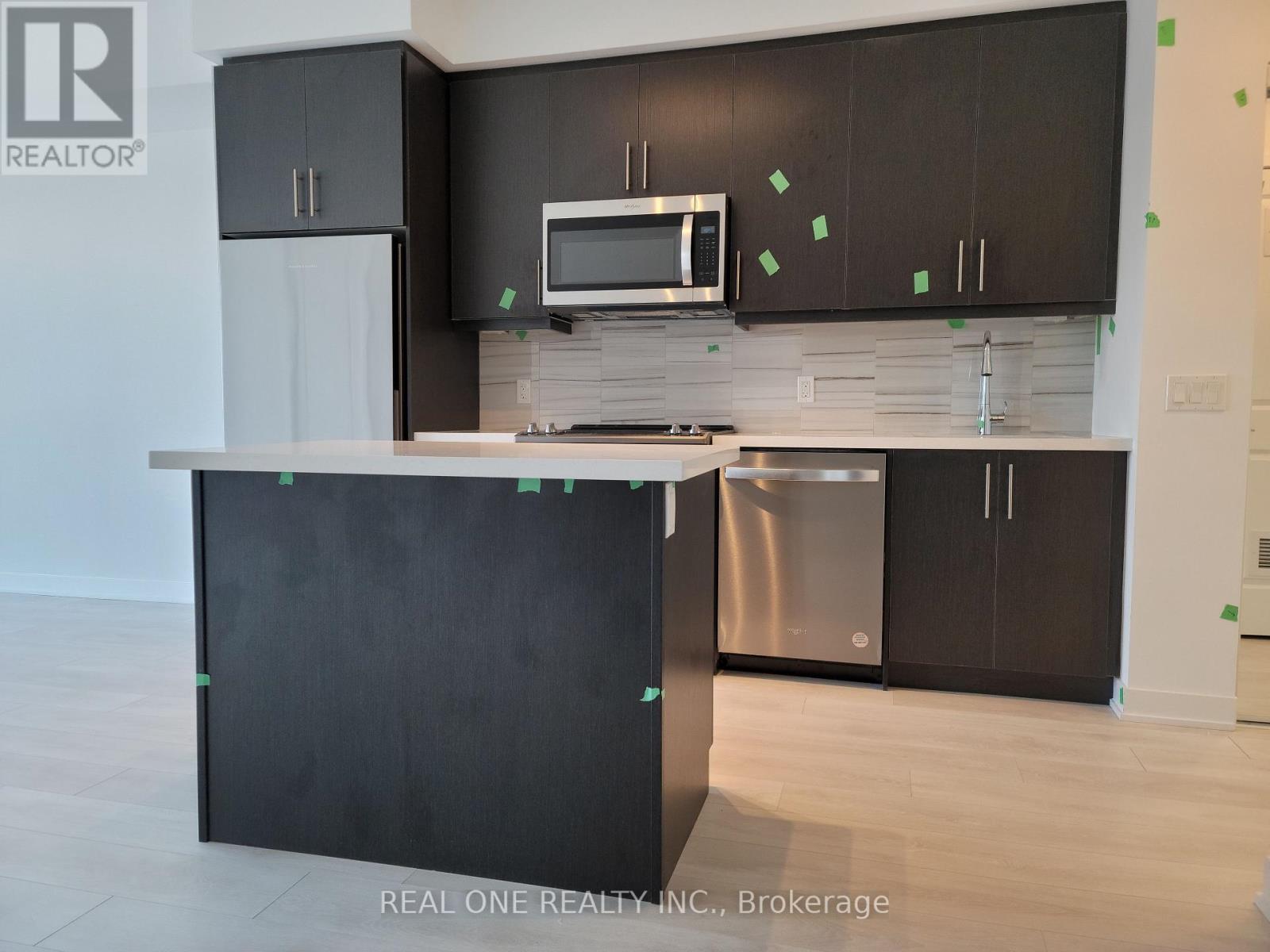 1015 - 85 Oneida Crescent, Richmond Hill, Ontario  L4B 0A6 - Photo 12 - N12549100