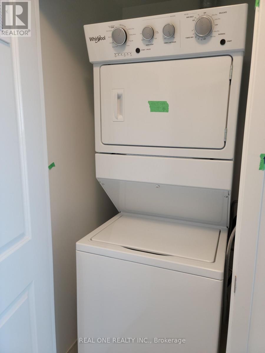 1015 - 85 Oneida Crescent, Richmond Hill, Ontario  L4B 0A6 - Photo 14 - N12549100