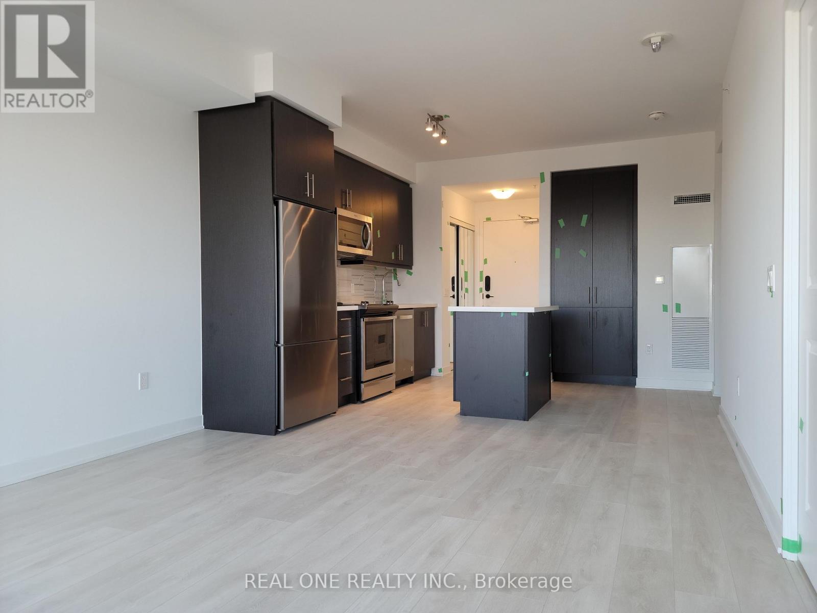 1015 - 85 Oneida Crescent, Richmond Hill, Ontario  L4B 0A6 - Photo 9 - N12549100