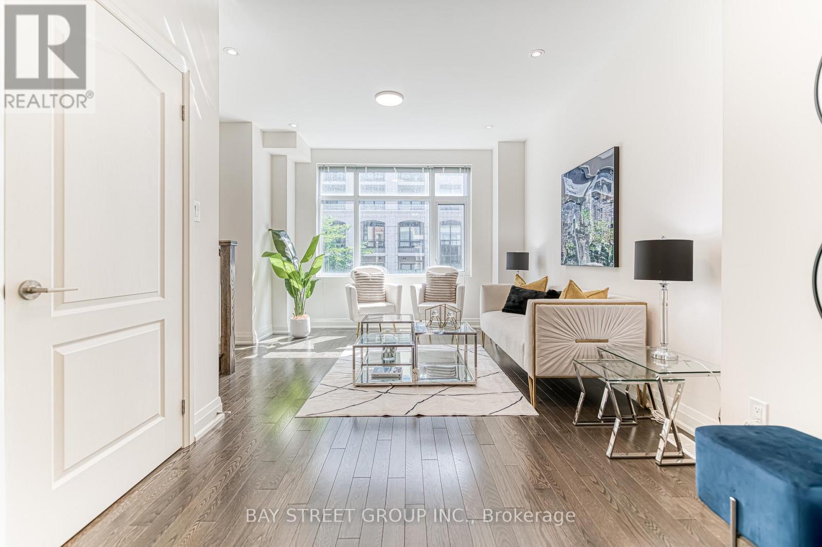 28 William Saville Street, Markham, Ontario  L3R 9S3 - Photo 3 - N12549106