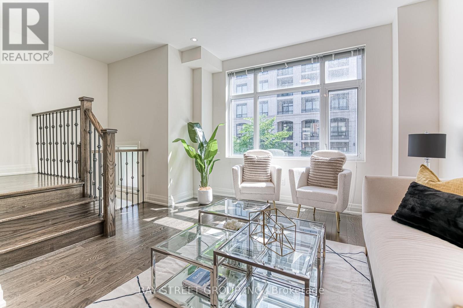 28 William Saville Street, Markham, Ontario  L3R 9S3 - Photo 5 - N12549106