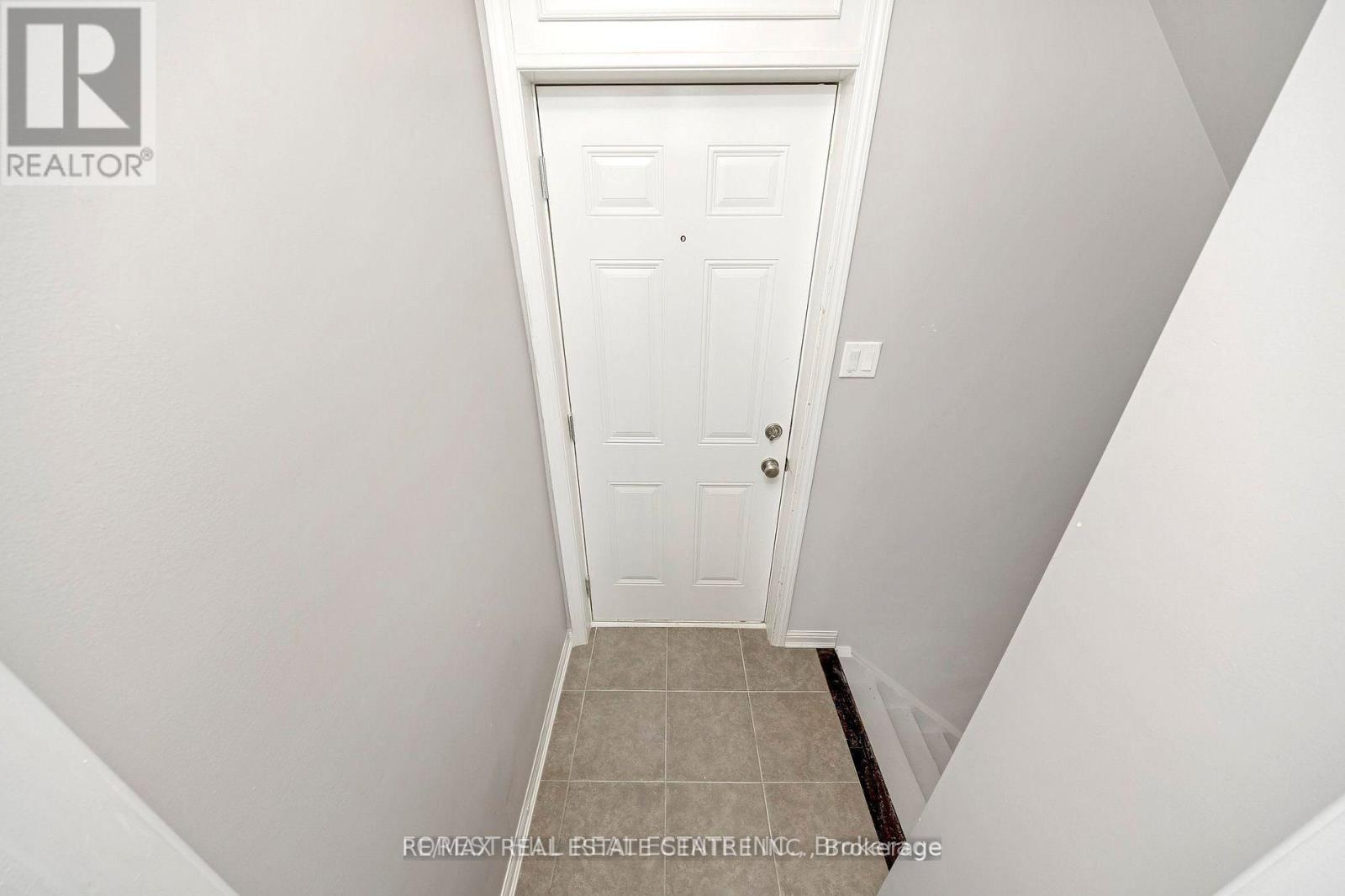 928 Dice Way, Milton, Ontario  L9T 8C9 - Photo 9 - W12549096