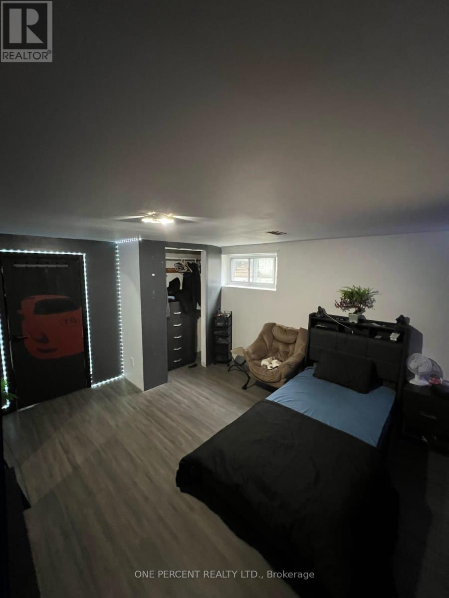 3417 Palgrave Road, Mississauga, Ontario L5B 1V9 - Photo 14 - W12549104