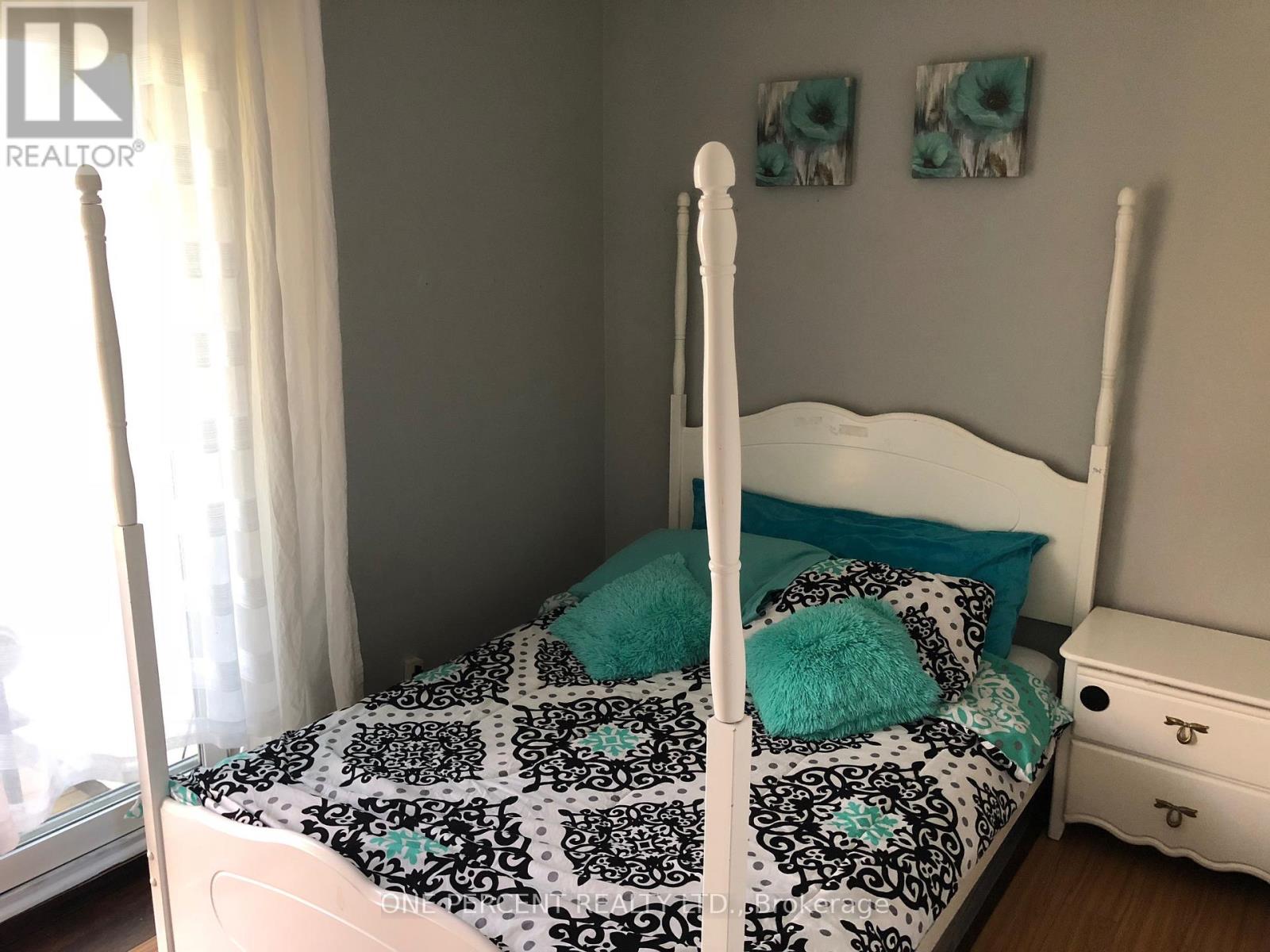 3417 Palgrave Road, Mississauga, Ontario L5B 1V9 - Photo 8 - W12549104