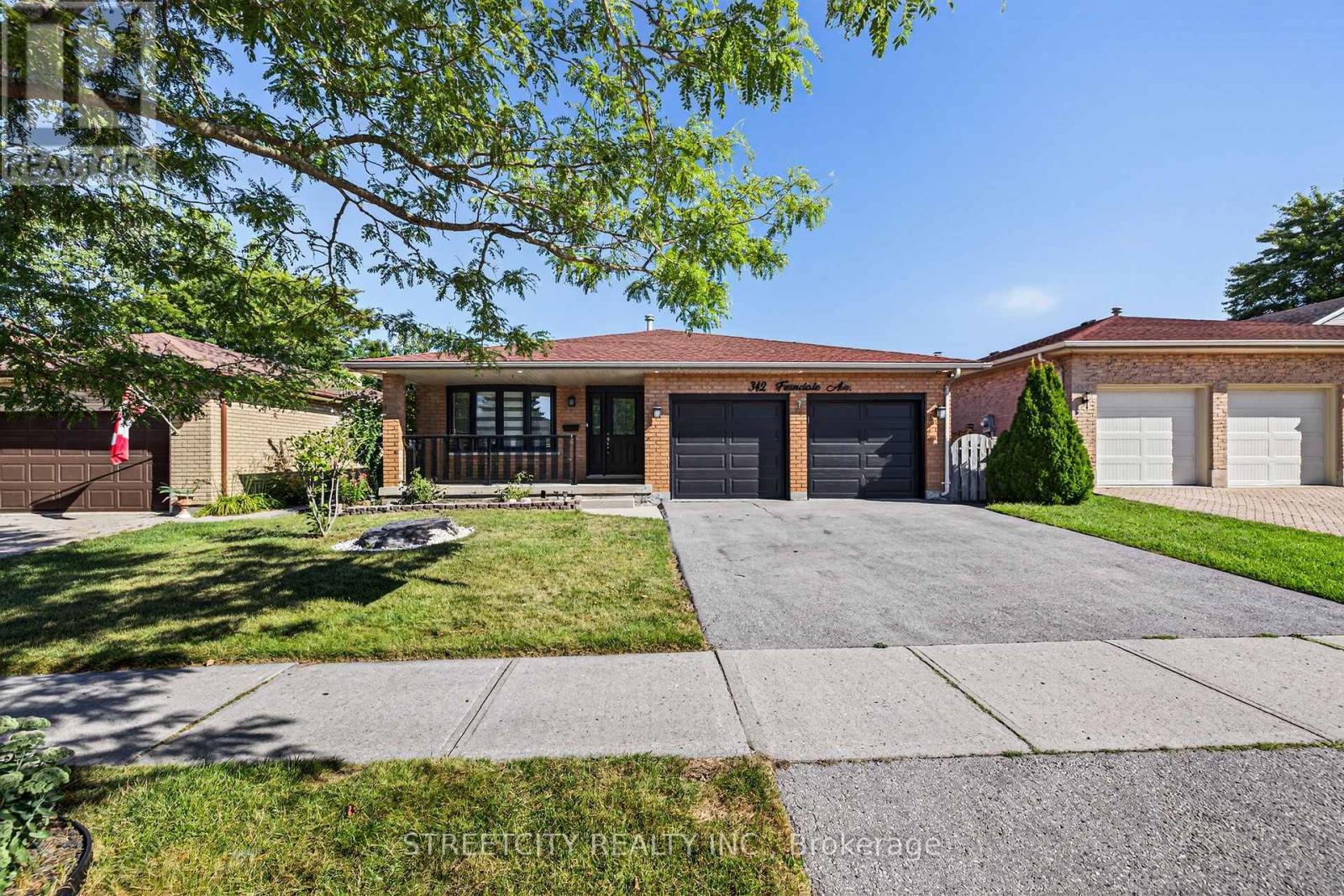 342 Ferndale Avenue, London South, Ontario N6C 5J5 - Photo 2 - X12361970