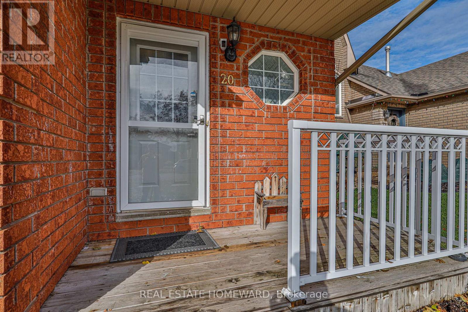 20 Masters Drive, Barrie, Ontario L4M 6W4 - Photo 3 - S12549126