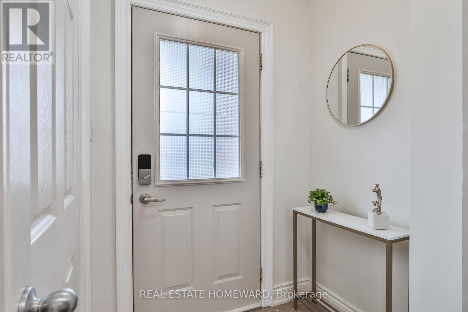 20 Masters Drive, Barrie, Ontario L4M 6W4 - Photo 4 - S12549126