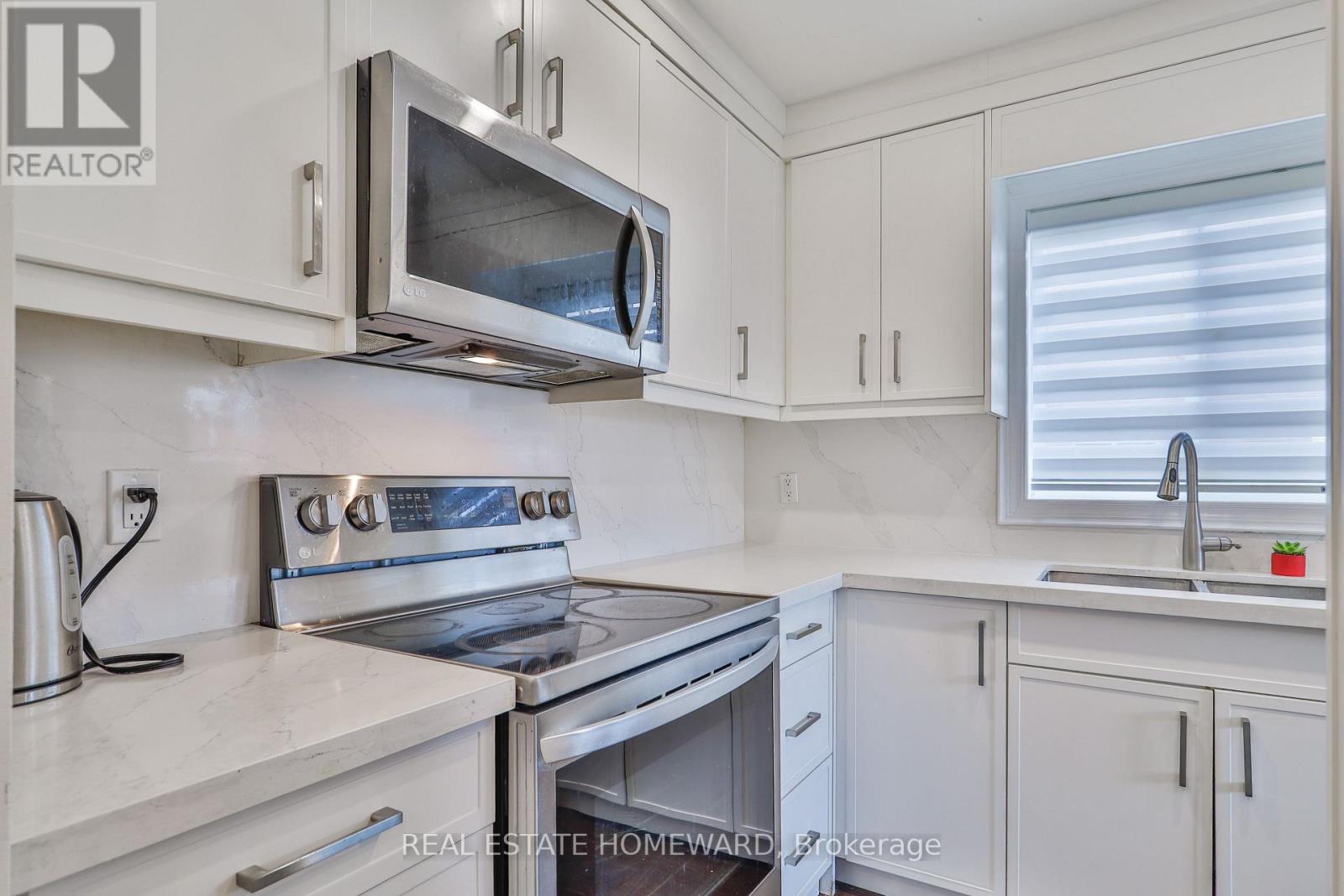 20 Masters Drive, Barrie, Ontario L4M 6W4 - Photo 8 - S12549126