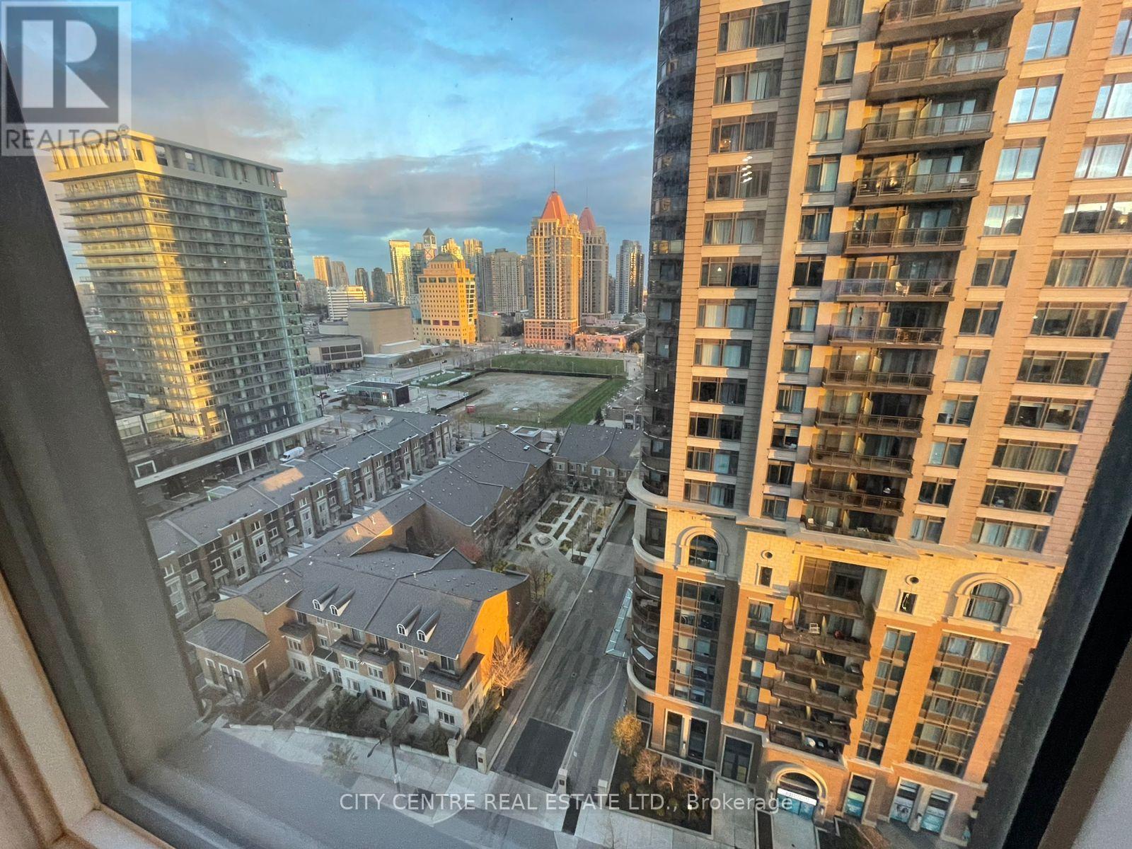 1406 - 395 Square One Drive, Mississauga, Ontario L5B 0P6 - Photo 11 - W12549122