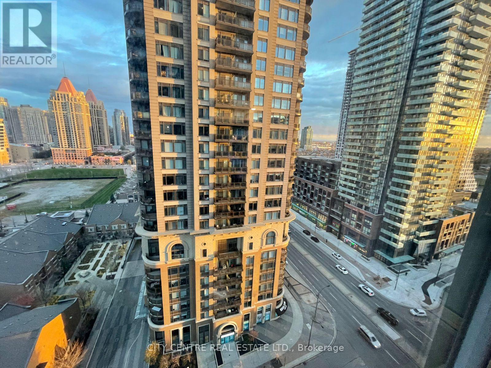 1406 - 395 Square One Drive, Mississauga, Ontario L5B 0P6 - Photo 12 - W12549122