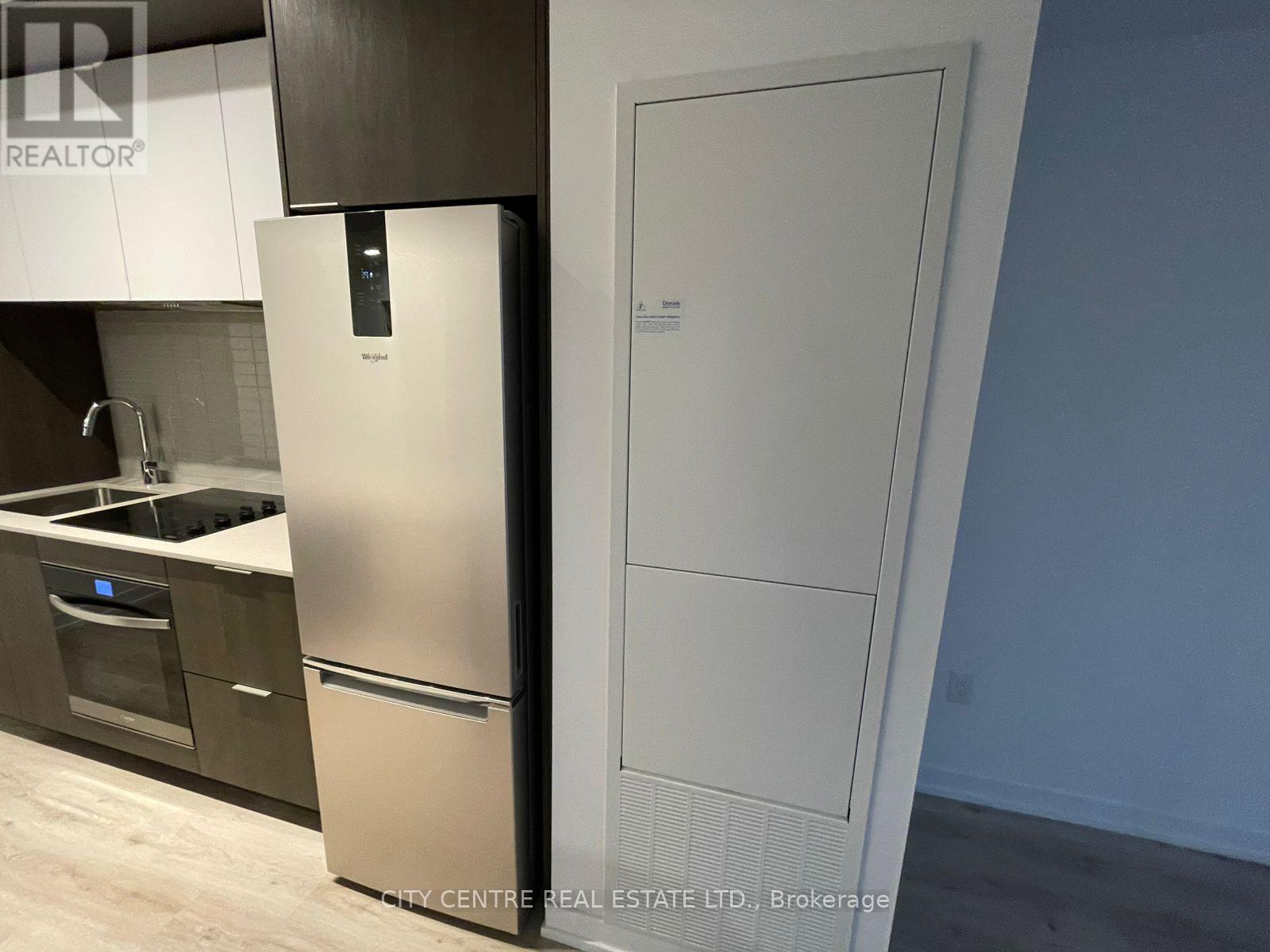 1406 - 395 Square One Drive, Mississauga, Ontario L5B 0P6 - Photo 15 - W12549122