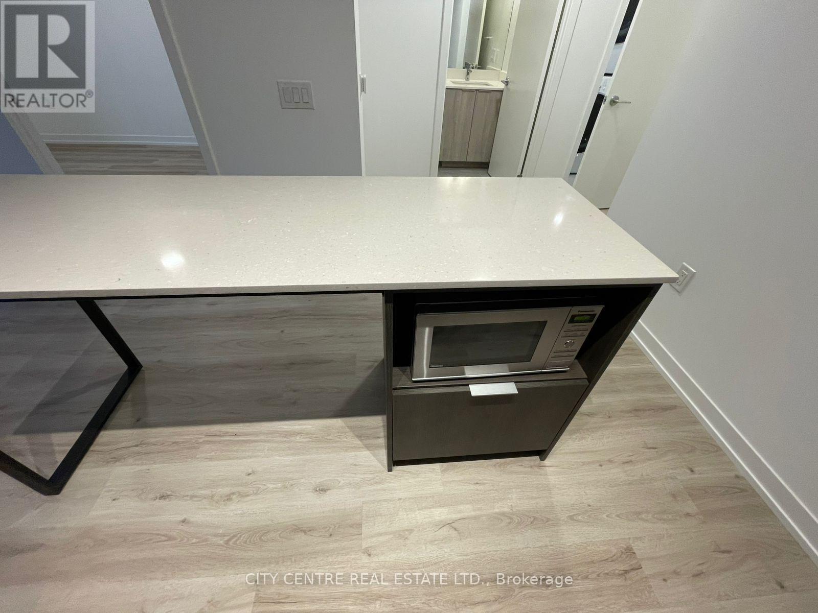 1406 - 395 Square One Drive, Mississauga, Ontario L5B 0P6 - Photo 17 - W12549122