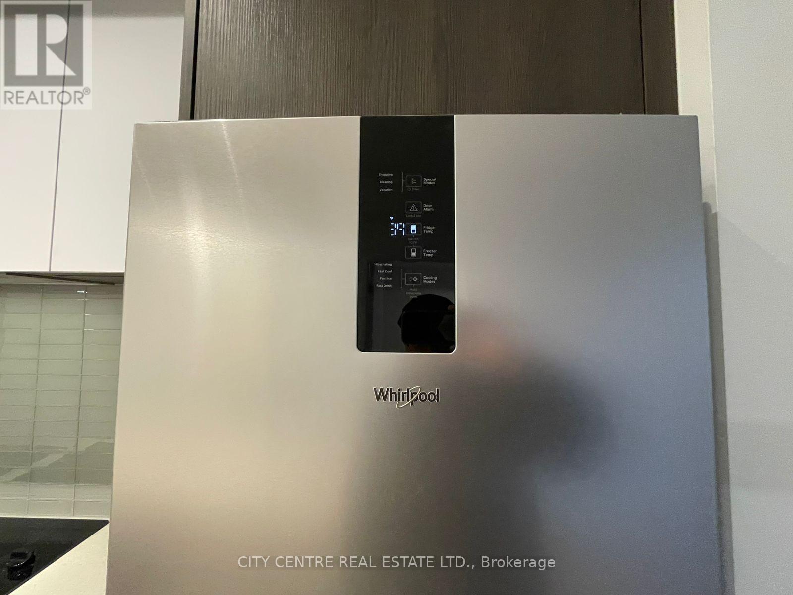 1406 - 395 Square One Drive, Mississauga, Ontario L5B 0P6 - Photo 21 - W12549122