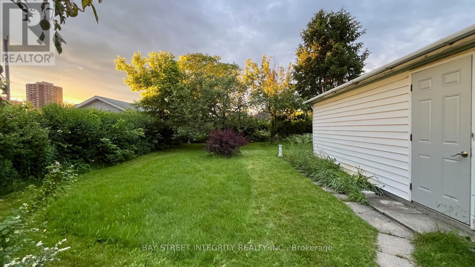 Bsmt - 272 Epsom Downs Drive, Toronto, Ontario M3M 1T4 - Photo 8 - W12549130