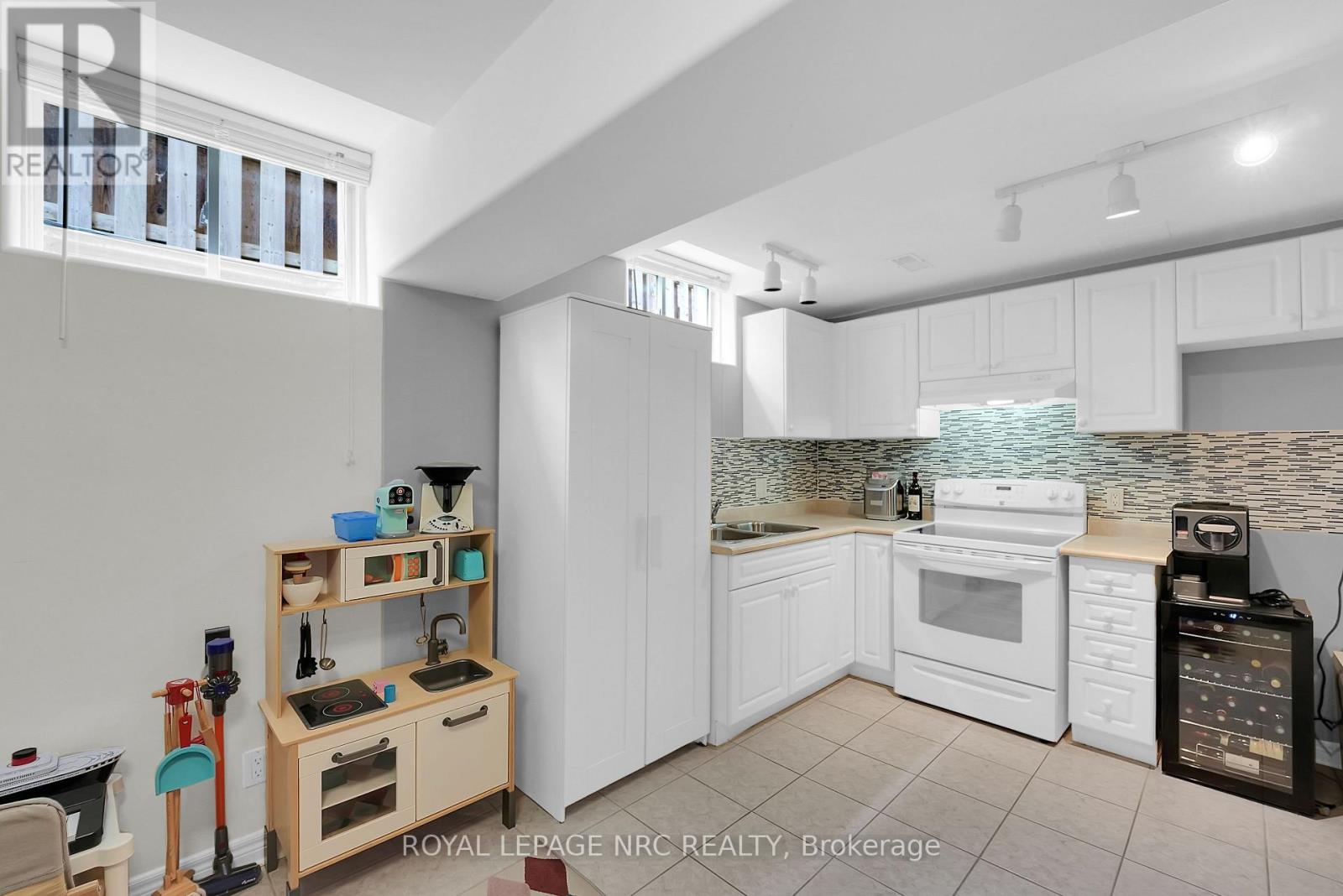 80 Mcbride Drive, St. Catharines, Ontario  L2S 2Z3 - Photo 36 - X12549134