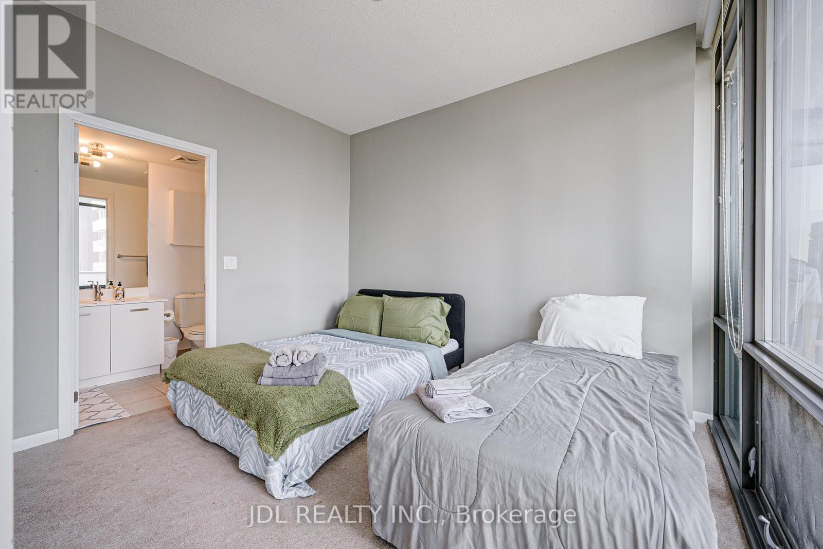 2208 - 832 Bay Street, Toronto, Ontario M5S 1Z6 - Photo 27 - C12549138