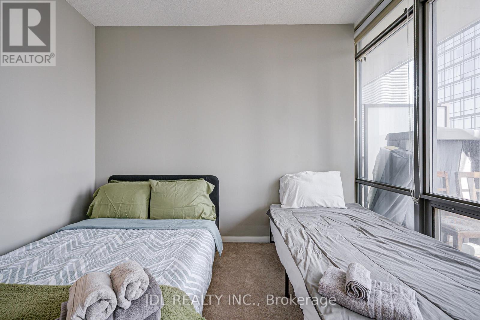 2208 - 832 Bay Street, Toronto, Ontario M5S 1Z6 - Photo 28 - C12549138