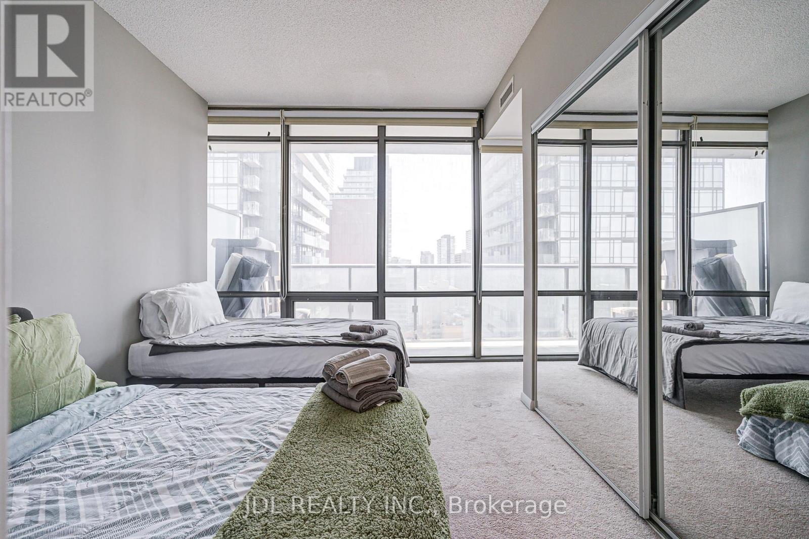 2208 - 832 Bay Street, Toronto, Ontario M5S 1Z6 - Photo 30 - C12549138