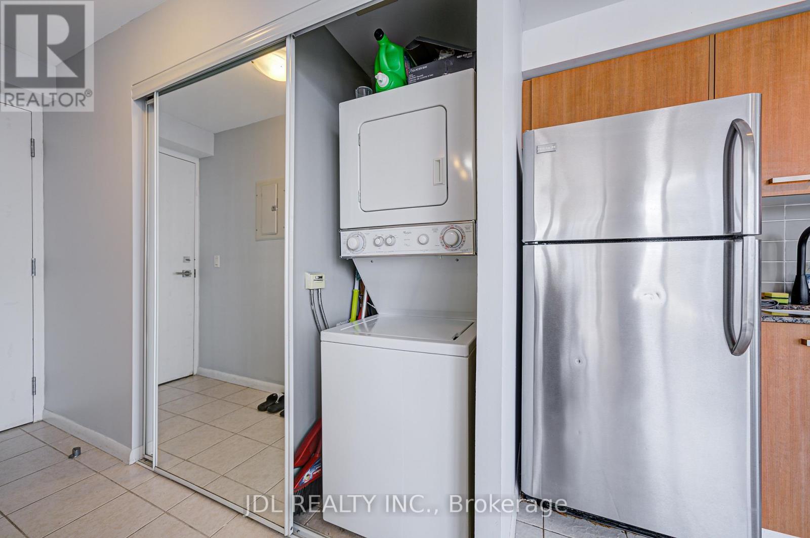 2208 - 832 Bay Street, Toronto, Ontario M5S 1Z6 - Photo 34 - C12549138