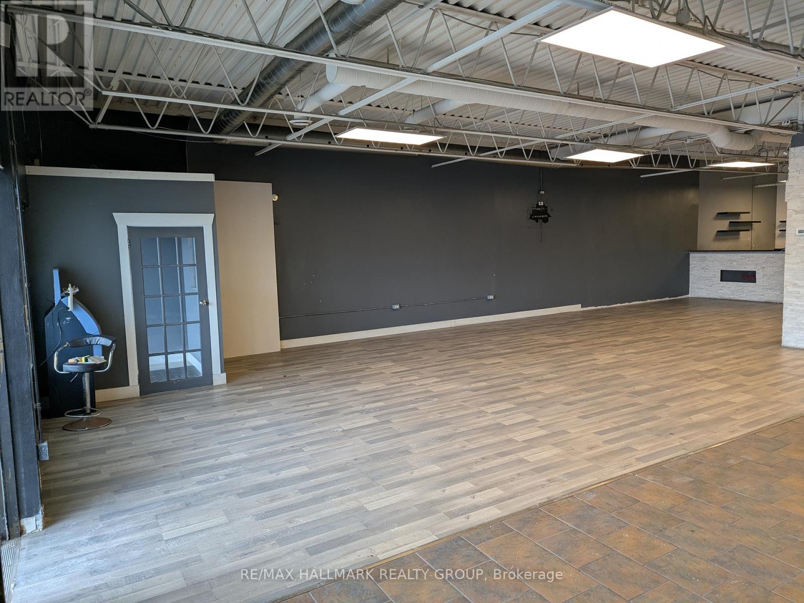 1754a Montreal Road, Ottawa, Ontario K1J 6N3 - Photo 11 - X12477429