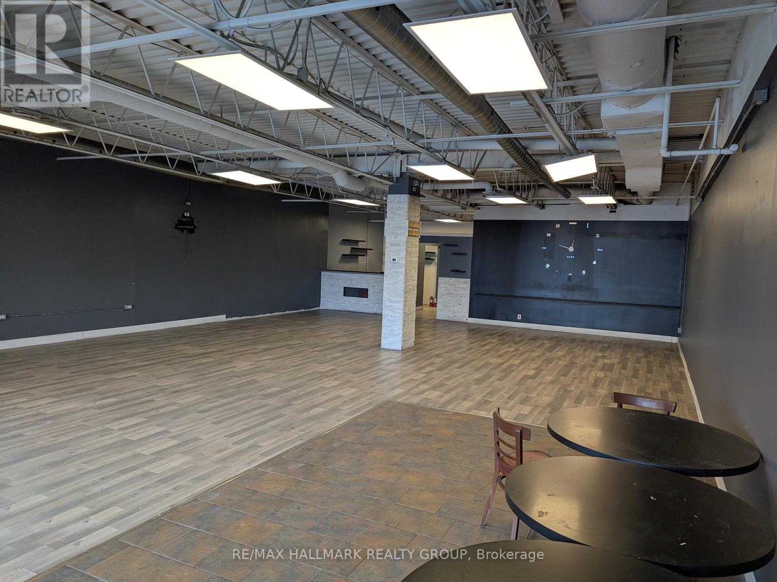 1754a Montreal Road, Ottawa, Ontario K1J 6N3 - Photo 9 - X12477429