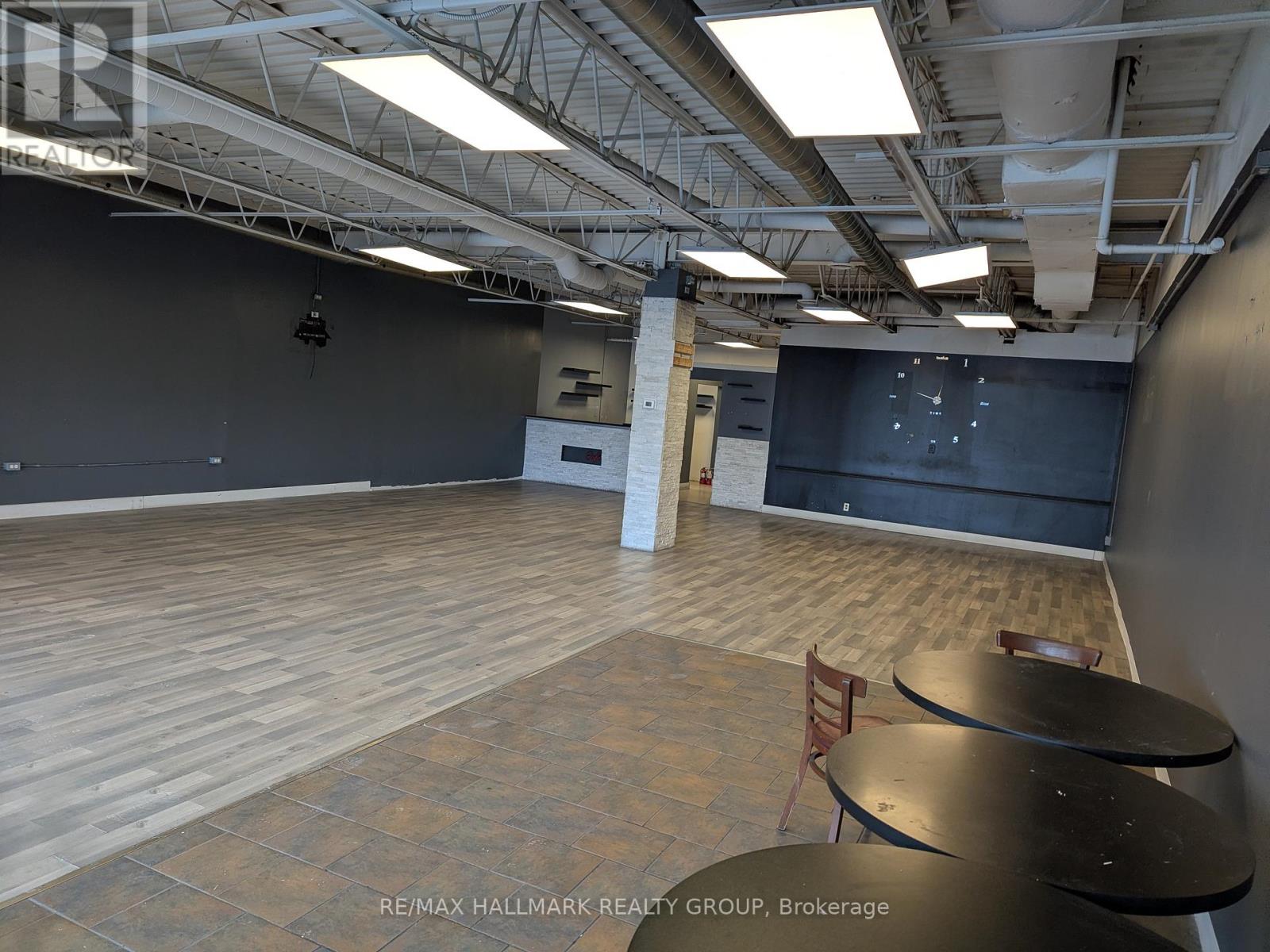 1754a Montreal Road, Ottawa, Ontario K1J 6N3 - Photo 10 - X12477429