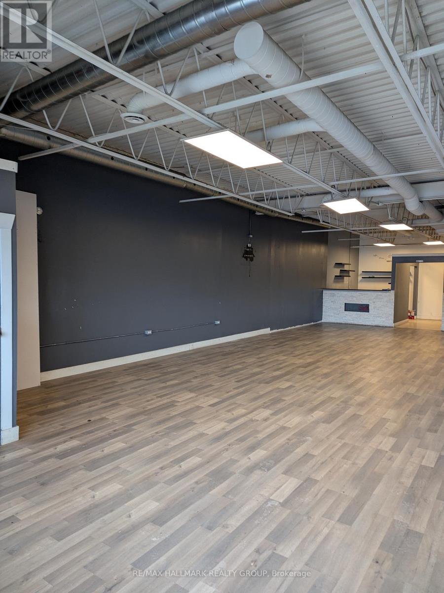 1754a Montreal Road, Ottawa, Ontario K1J 6N3 - Photo 7 - X12477429