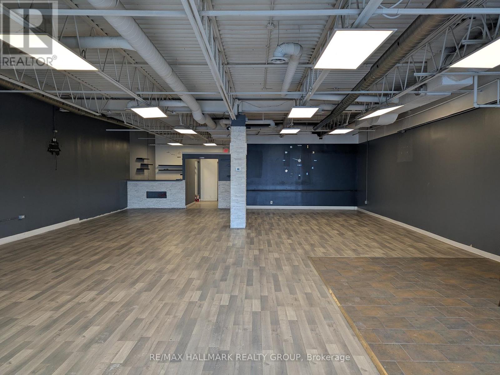 1754a Montreal Road, Ottawa, Ontario K1J 6N3 - Photo 6 - X12477429